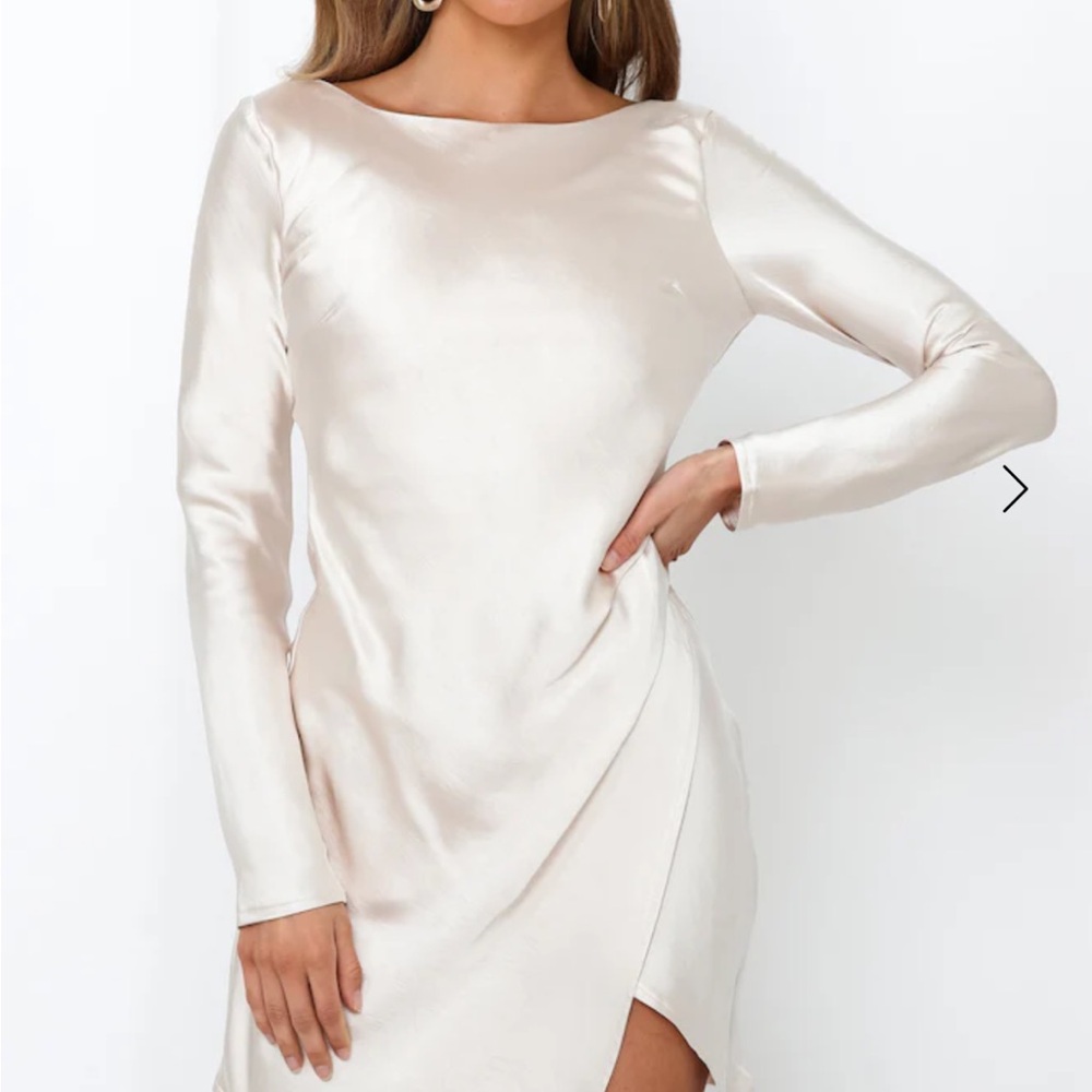 Elegant Champagne Long Sleeve Dress